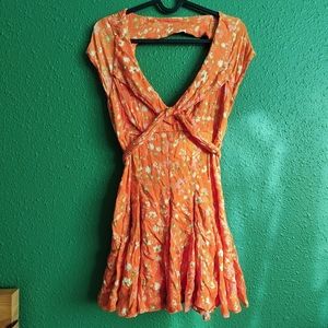 GUC FREE PEOPLE IT TAKES TWO CROSSOVER WOVEN SKATER DRESS IN PEACH COMBO SIZE SM